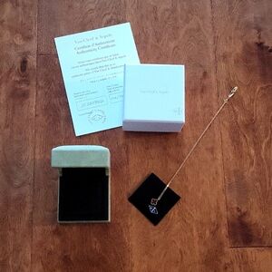 Authentic Van Cleef & Arpels Sweet Alhambra Pendant